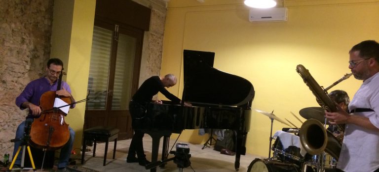 Freenetics + Josep Maria Balanya at Studium, Badalona (2-10-2015) Freenetics + Josep Maria Balanya at Studium, Badalona (2-10-2015)