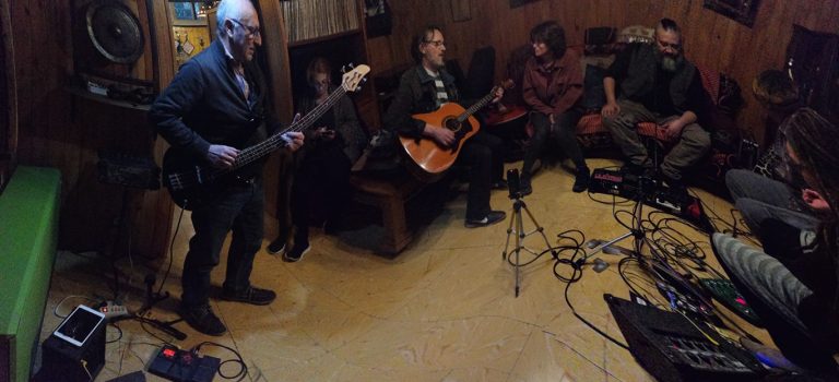 Sessions Perifèriques I by Toni Algarra + D.O.S. + Orquestracions Dissonants Internes. Monistrol de Montserrat el 14 d’abril de 2019. Sessions Perifèriques I by Toni Algarra + D.O.S. + Orquestracions Dissonants Internes. Monistrol de Montserrat el 14 d’abril de 2019.