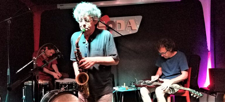 Nuno Rebelo, Agustí Martínez, Joni Sigil, at Soda Acústic, Barcelona, 10-7-2019. Nuno Rebelo, Agustí Martínez, Joni Sigil, at Soda Acústic, Barcelona, 10-7-2019.